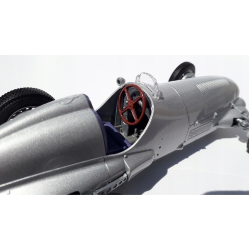 MERCEDES-BENZ W125 1937 METALOWY MODEL SAMOCHODU RESORAK WELLY 1:42 SREBRNY