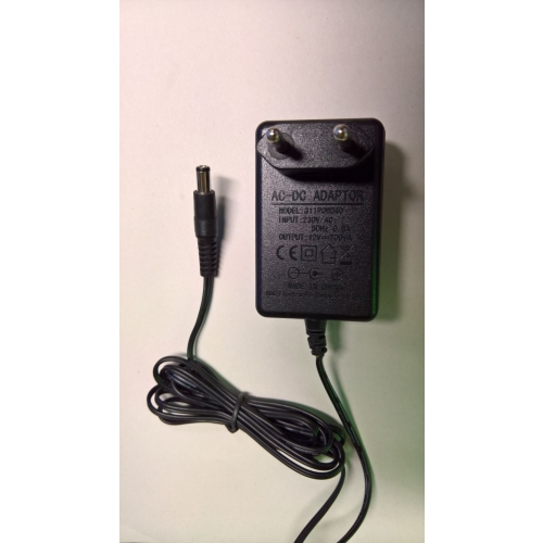 Zasilacz uniwersalny 12V 700mA Amigo